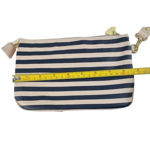 Betsey Johnson Bow-Nanza Wristlet Red Bow Gold Accents Blue Striped - Picture 9 of 11